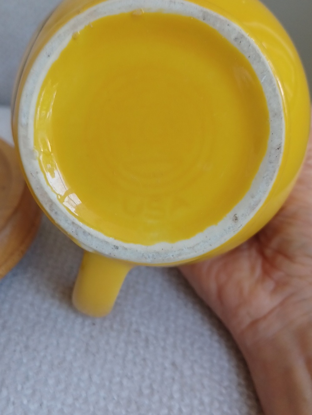 Vintage McCoy USA Pottery Yellow Smiley Face Mug - Picture 10 of 10